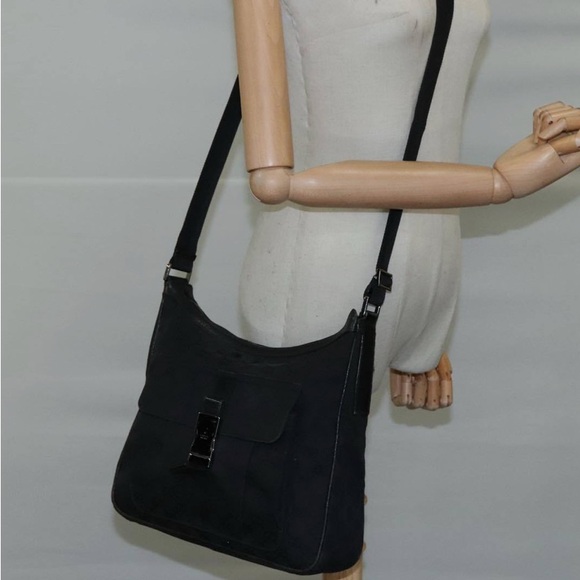Elegant GUCCI GG AUTHENTIC Black Shoulder/Crossbody Bag - Picture 1 of 13